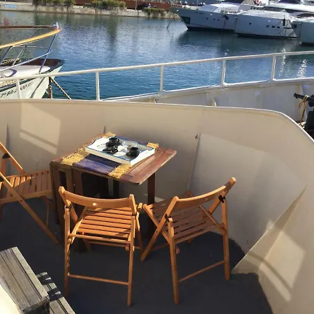 La Lutine Botel