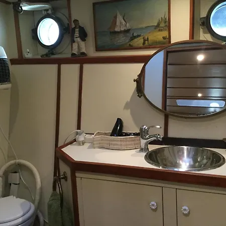 Botel La Lutine *